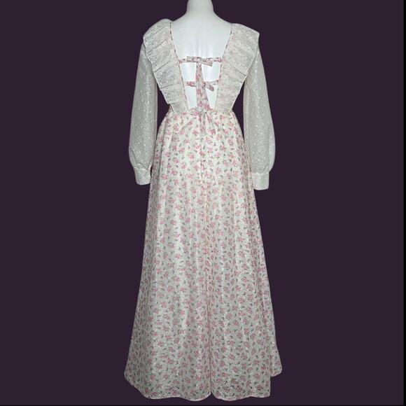 70s Prairie Maxi Dress Floral Eyelet Ruffle Open Back with Ties, sz Small - Picture 4 of 6